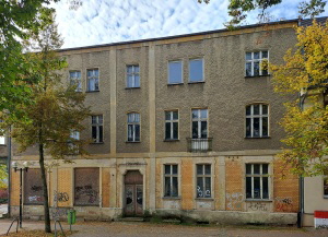 Geisterhaus in Alt-Rdersdorf Ecke Otto-Nuschke-Str. / Dr.-W.-Klz-Str.