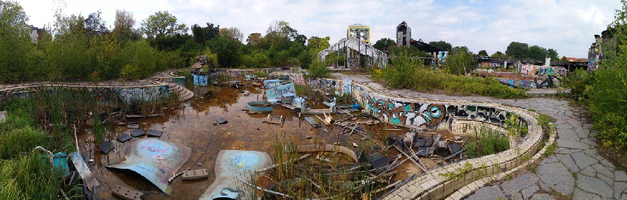 Berliner Ruine: Ehemaliges Schwimmbad Blub verschimmelt vor sich hin