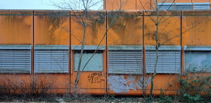 Fassaden an der Swinemünder Str.: Diesterweg-Gymnasium Berlin-Mitte