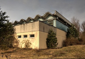 Turnhalle mit der DDR-typischen Dachkonstruktion
