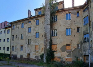 Hofseite Geisterhaus Andernacher Str. in Berlin-Karlshorst