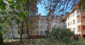 Geisterhaus Karlshorst: Blick auf die Hofseite von der Rheingoldstrae.