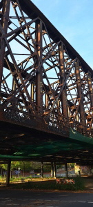 Kreisel unter der Liesenbrücke / Fangnetze