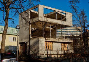 Rohbau einer Villa in Berlin-Wilmersdorf nach Jahren des Baustillstandes