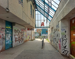 Durchgang zwischen U-Bahnsteigen und Cecilienplatz