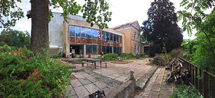 FDGB-Schulungs- und Erholungsheim und Wohnprojekt einer Baugenossenschaft