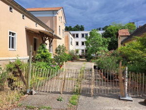 Hofseite des FDGB-Heimes G�tzer Berge an der Havel