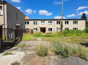 Nebengeb�ude/B�robaracke neben der Halle 1 an der Wilhelmsdorfer Landstr. 43 in Brandenburg/Stadt