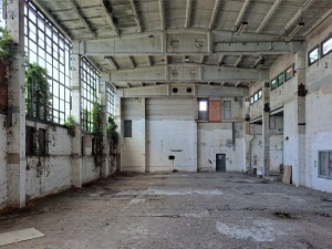 leerstehende Gewerbehalle in Brandenburg/Stadt